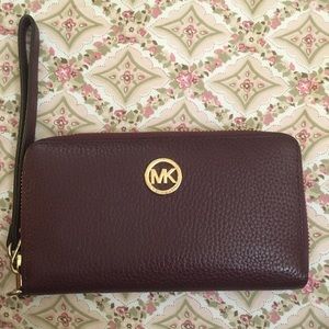 Michael Kors Wrislet /Wallet